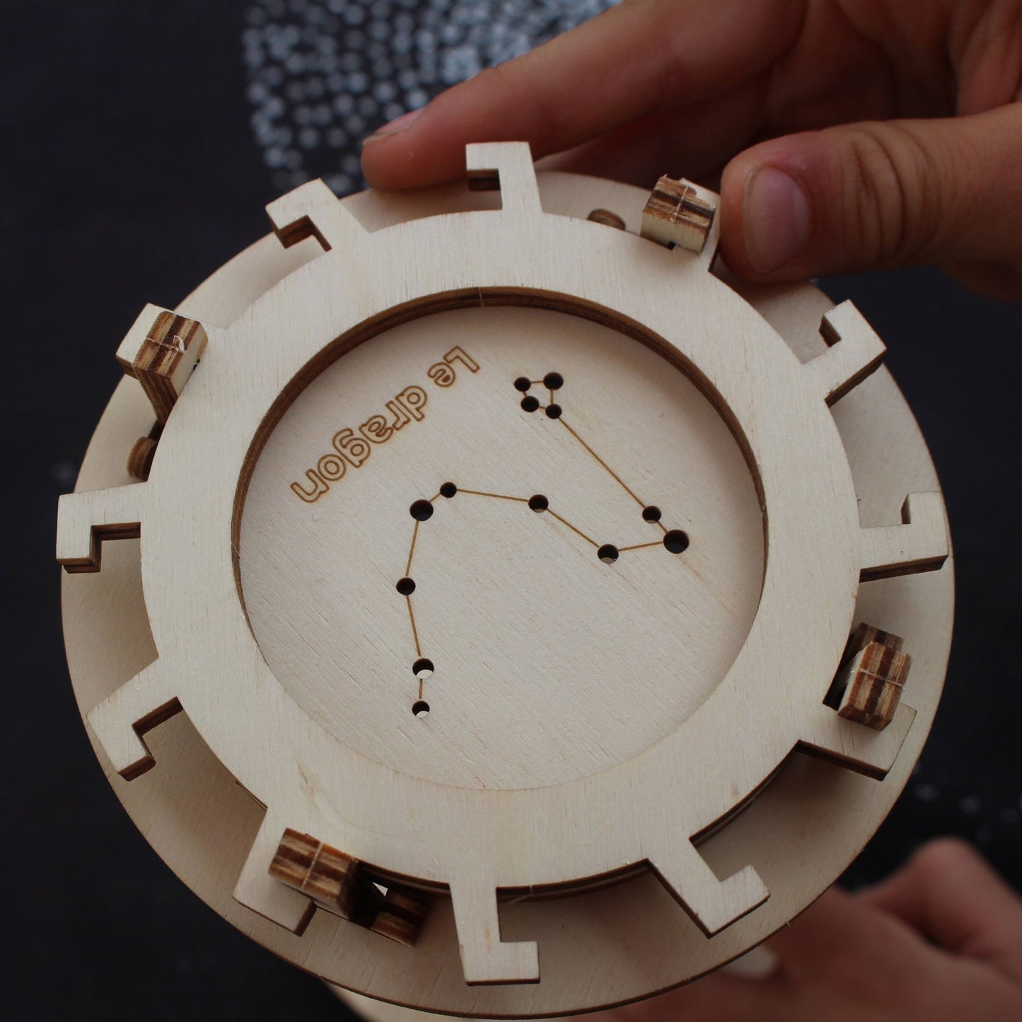 Kit Espace (avec le CNES) | Construis ton projecteur de constellations en bois